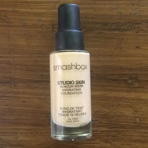 Smashbox Studio Skin 15-Hour Hydrating Foundation